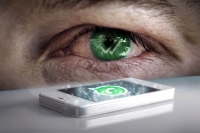 Causa alarma la adicci&oacute;n a WhatsApp