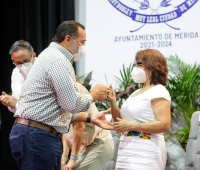 Reconoce Ren&aacute;n Barrera a trabajadores municipales