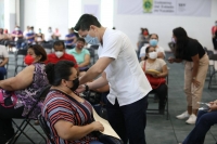Aplicar&aacute;n segunda dosis de 50 a 59 en tres municipios a partir de este lunes