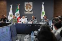 Díaz Mena llama a no bajar la guardia ante temporada de ciclones