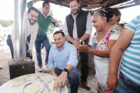 Entregan estufas ecol&oacute;gicas a vecinos de comisar&iacute;as meridanas