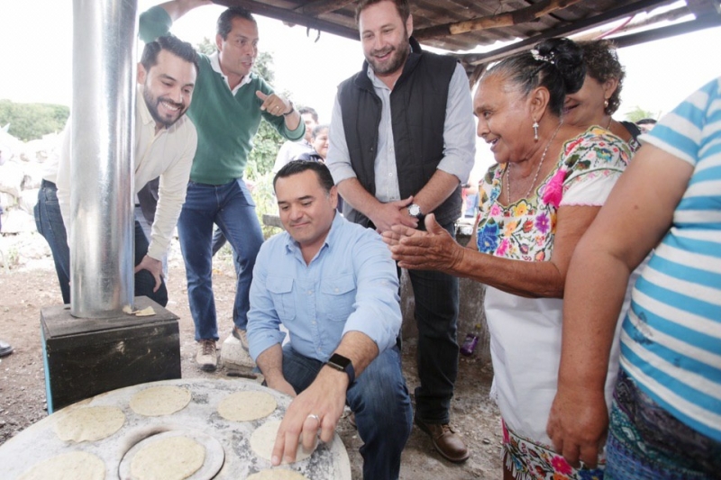 Entregan estufas ecológicas a vecinos de comisarías meridanas