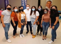 Ren&aacute;n Barrera escucha inquietudes y necesidades de j&oacute;venes