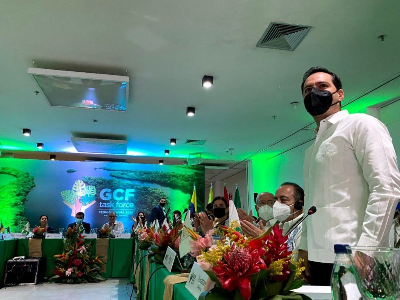 Vila Dosal, presente en foro internacional sobre medio ambiente