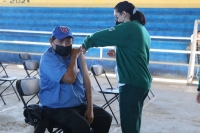 Cuarentones y cincuentones de 18 municipios recibir&aacute;n vacuna de refuerzo