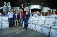 Arrecia Morena embestida contra oposici&oacute;n