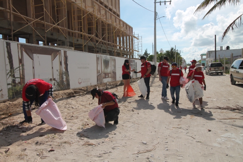 Levantan 851 kilos de basura en playas de Telchac Puerto 