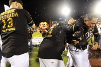 Leones &ldquo;barre&rdquo; a Diablos Rojos y es campe&oacute;n de la Zona Sur