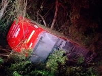 Vuelca autob&uacute;s de ADO; hay 15 lesionados