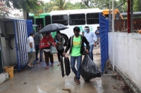 M&aacute;s de mil personas se mantienen en refugios temporales