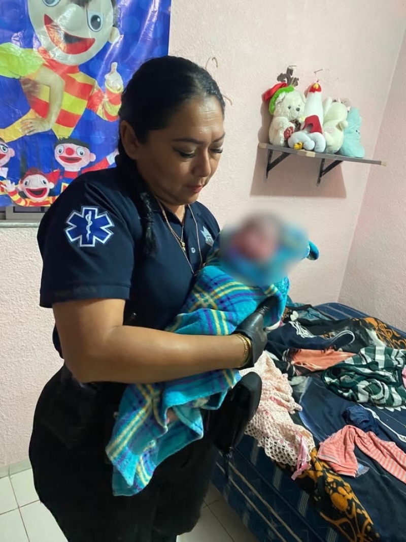 Mujer da a luz en su domicilio