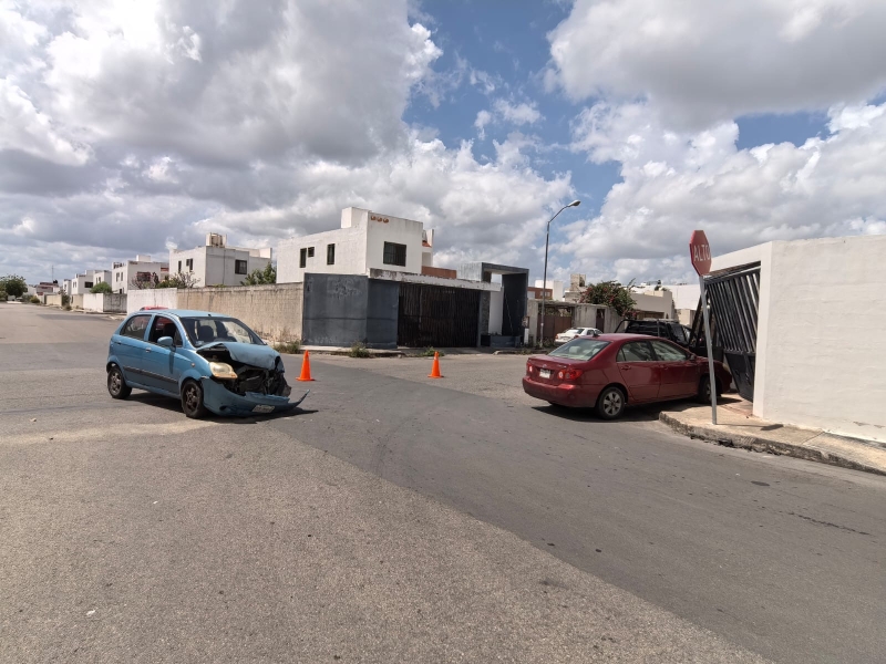 Choque deja daños materiales