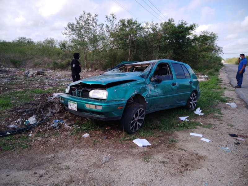 Conductor abandona su vehículo tras siniestro vial
