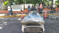 Protestan jubilados de Pemex en Centro Hist&oacute;rico
