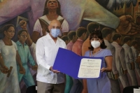 Recibe Leticia Sánchez Medel el Premio Nacional de Periodismo Filey