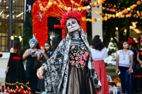 Estudiantes de danza mexicana y espa&ntilde;ola llenan de color el CEBA