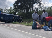 Volcadura en la M&eacute;rida-Progreso deja dos lesionadas