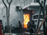 Arde f&aacute;brica de veladoras en Conkal&nbsp;