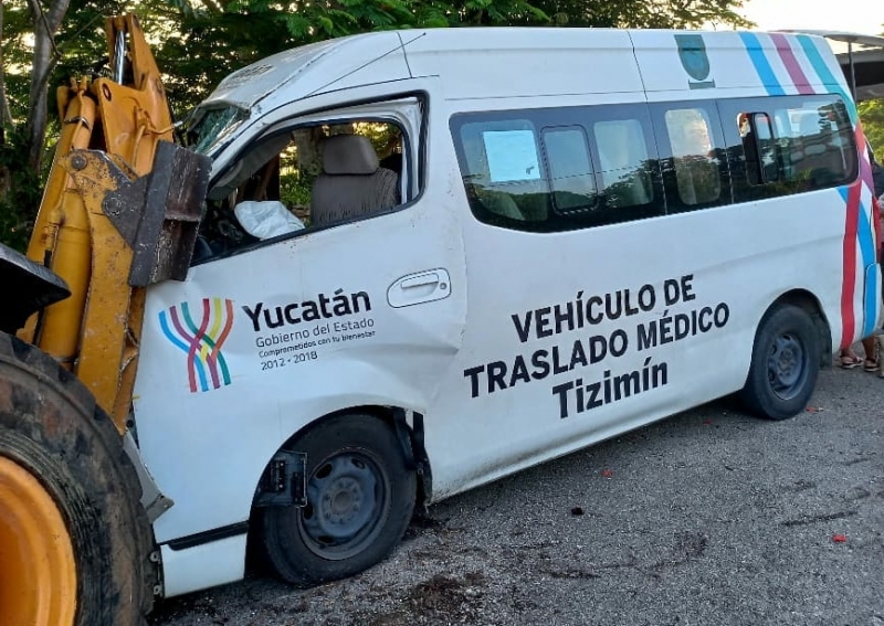 Muere una persona en choque de ambulancia de traslado