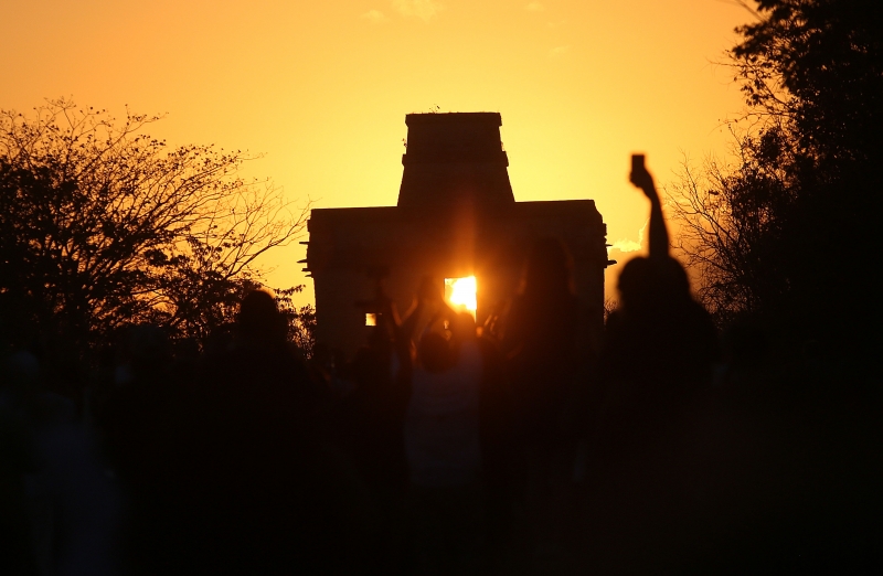 K’iin cumple su cita en Dzibilchaltún