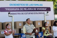 Entregan estufas ecol&oacute;gicas a beneficiarios de comisar&iacute;a de Dzununc&aacute;n