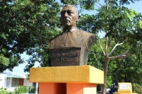 Honran memoria de Ermilo Abreu G&oacute;mez