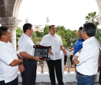 Trabajo en equipo, fundamental para calidad en servicios: Ren&aacute;n Barrera