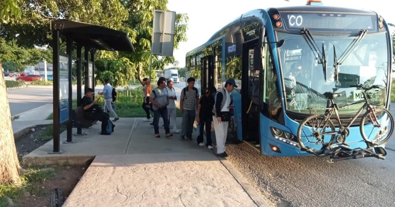 Más autobuses en "horas pico", promete ATY