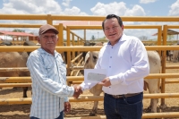 Arranca entrega de apoyos a productores yucatecos