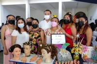 Alcalde entrega reconocimientos a los Centros de Desarrollo Integral