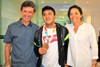 Triunfal regreso de pesista Mauricio Canul Facundo