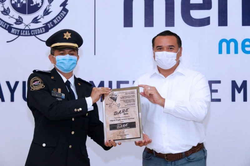 Reconocen a Mérida a nivel nacional por programa DARE