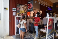 Inicia "resurrecci&oacute;n" de comercio con  "ola uno"