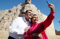 Ren&aacute;n se re&uacute;ne con algunos meridanos destacados