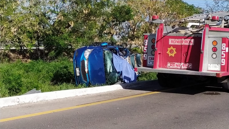 Muere hombre tras volcadura en la Mérida-Progreso