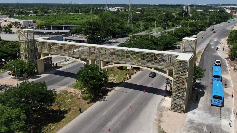 Supervisa Vila Dosal pasos peatonales y unidades de ruta Periférico