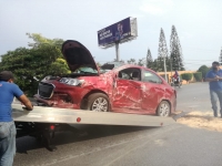 “Pestañea” y se vuelca en el periférico de Mérida