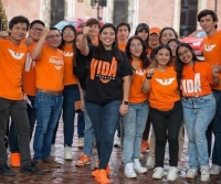 Vida G&oacute;mez realiza gira en el municipio Valladolid