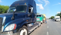 Transportistas realizan movilizacionesb