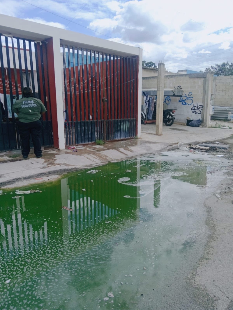 Multan a mujeres por derramar sustancias