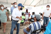 Supervisa Vila vacunaci&oacute;n a j&oacute;venes de 18 a 29 a&ntilde;os